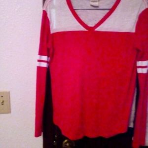 Pink victoria secrets bundle of to long sleeve